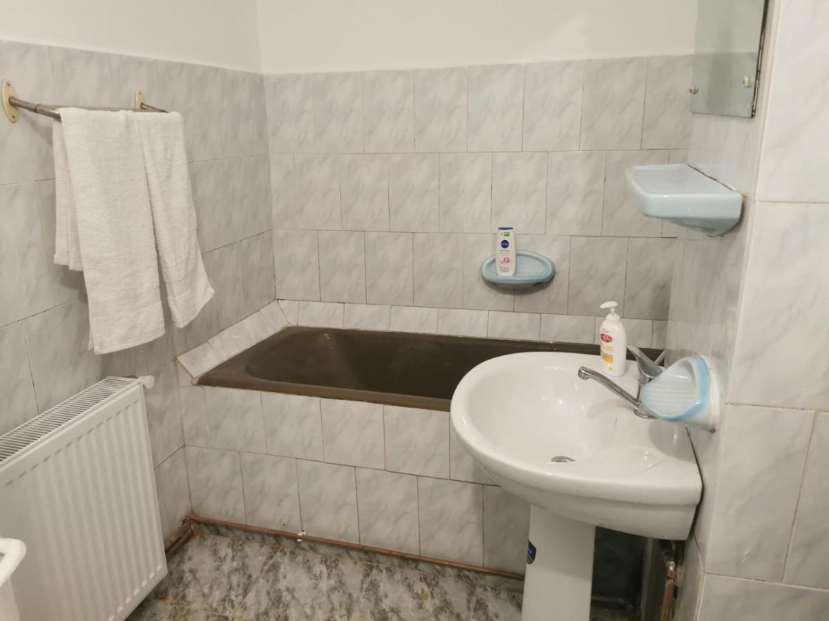 Apartamento Garsoniera Craiova Exterior foto