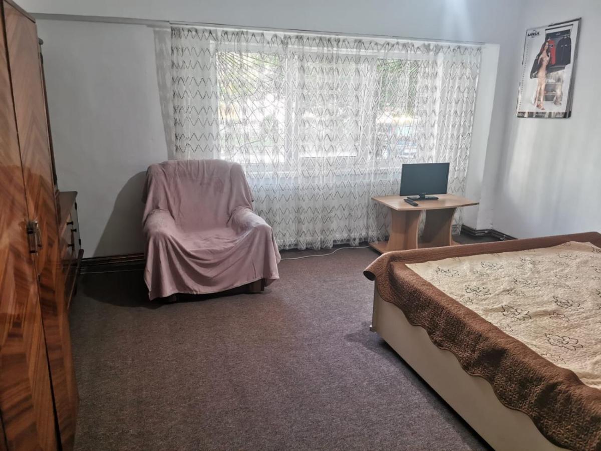 Apartamento Garsoniera Craiova Exterior foto